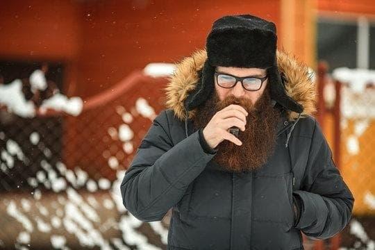 Entdecken Sie glo E-Zigarette und glo für ein angenehmes Dampferlebnis