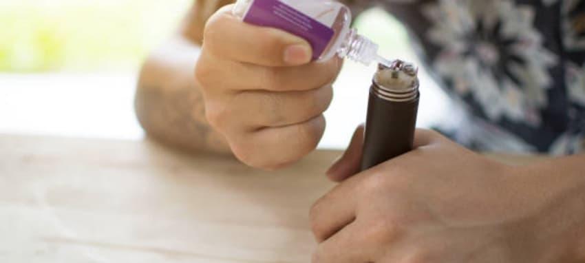 darf man eine e zigarette mit ins flugzeug nehmen – was Reisende wissen müssen, Regeln, Akku-Sicherheit und Handgepäcktipps